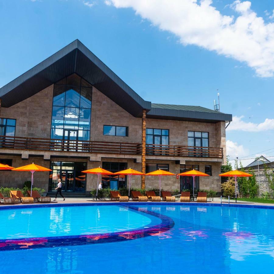 Hotel Alpen Park Shymkent Exterior foto