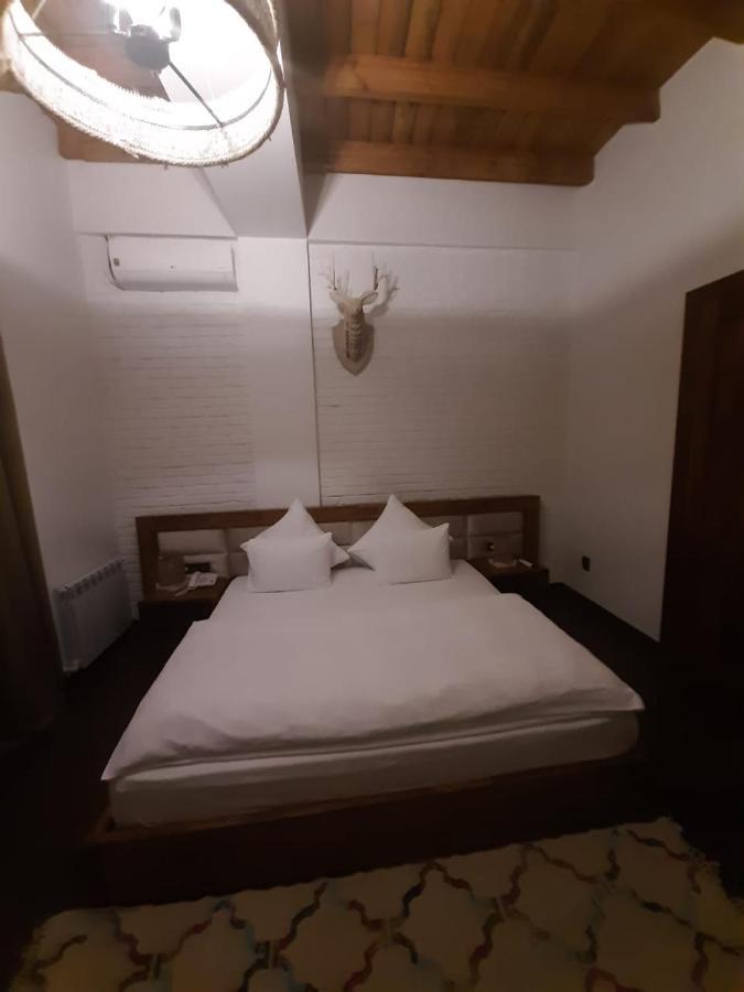 Hotel Alpen Park Shymkent Exterior foto